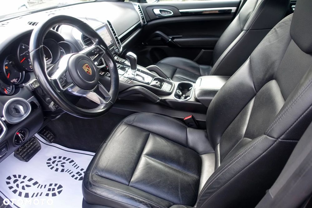 Porsche Cayenne Tiptronic S - 9