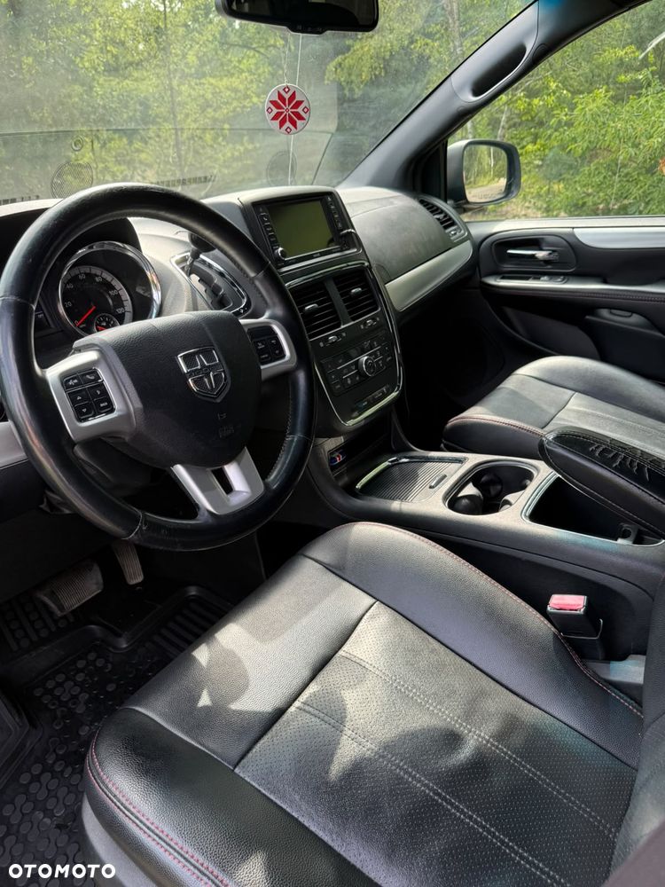 Dodge Grand Caravan 3.6 R/T - 13