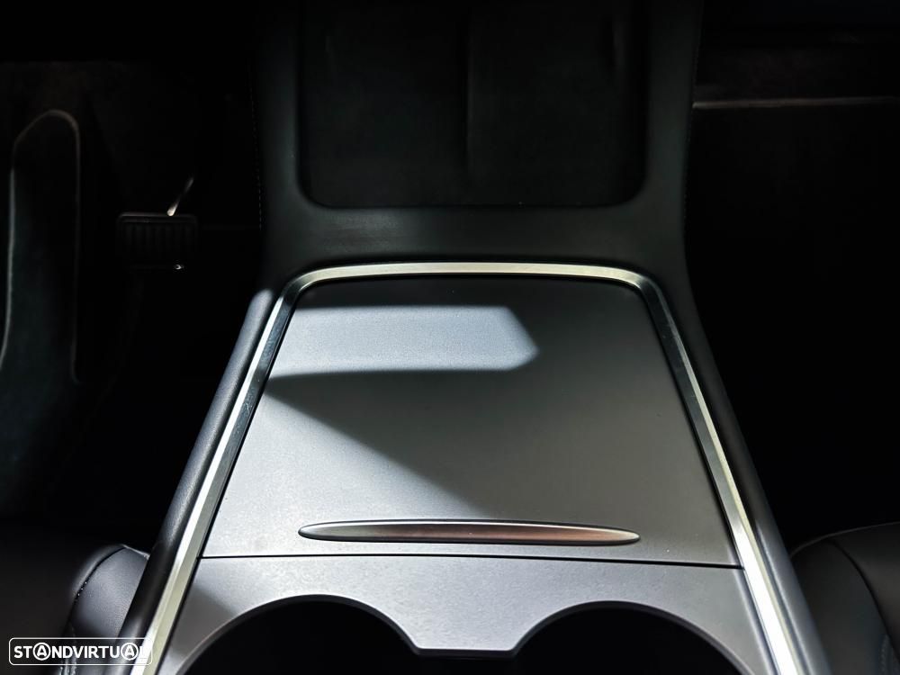 Tesla Model Y Standard - 38
