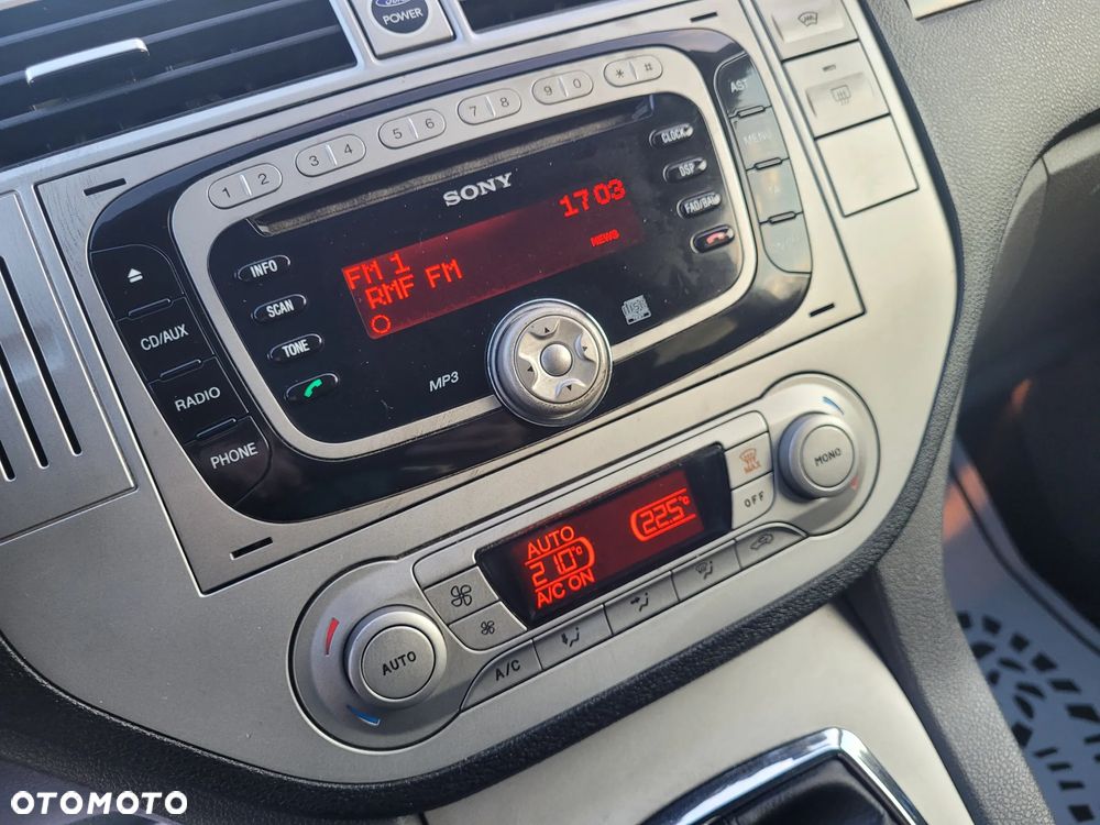 Ford Kuga 2.0 TDCi 2x4 Titanium - 26