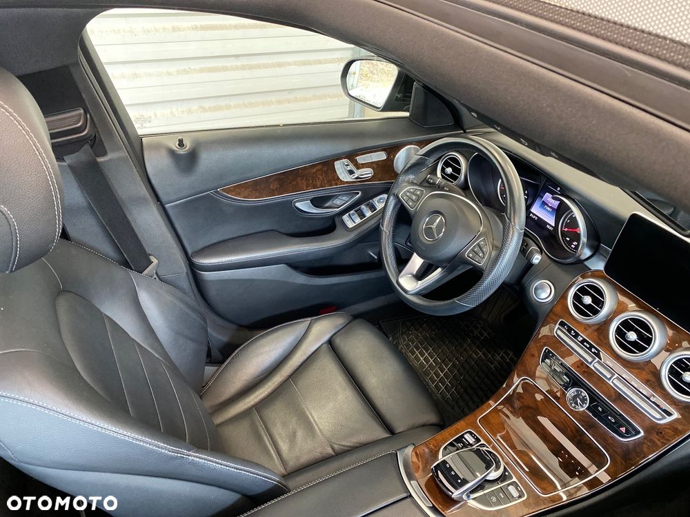 Mercedes-Benz Klasa C 400 4Matic 7G-TRONIC AMG Line - 31