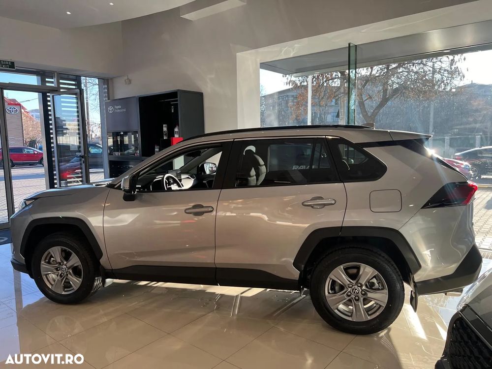 Toyota RAV4 - 9