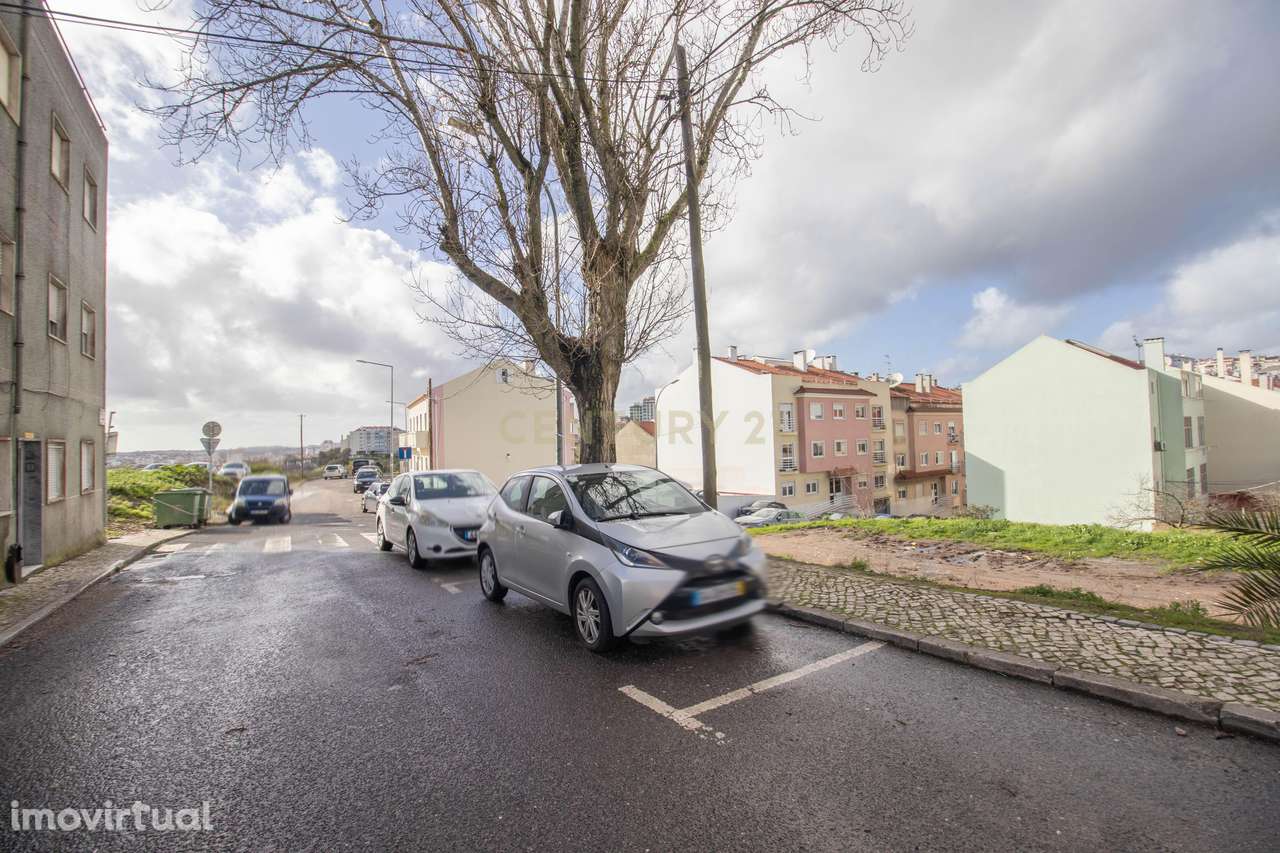 Prédio com Rentabilidade na Brandoa - Amadora - Grande imagem: 5/34