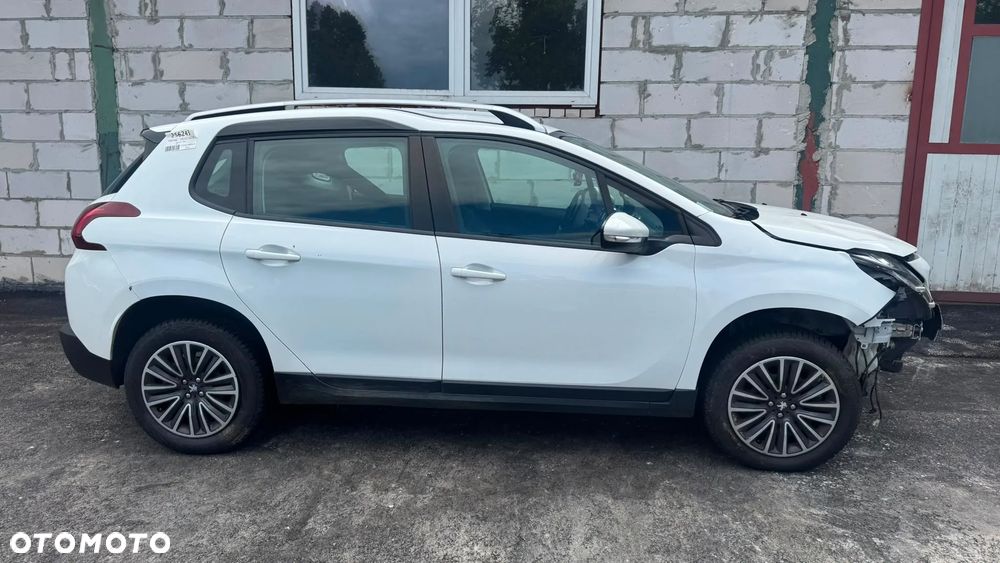 Peugeot 2008 1.5 BlueHDi Allure S&S - 5