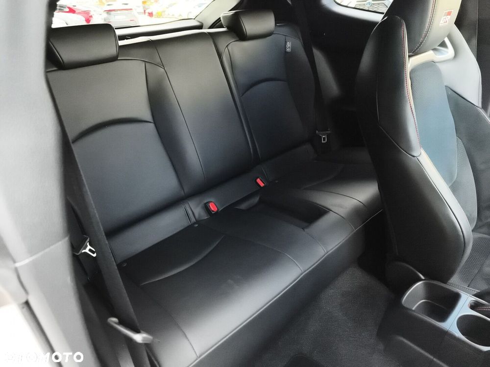 Toyota Yaris - 11