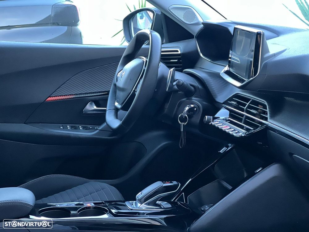 Peugeot 2008 1.2 PureTech Active Pack EAT8 - 5