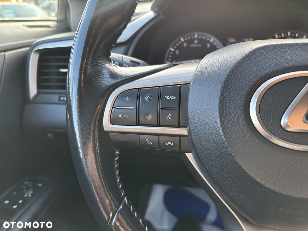 Lexus RX - 15