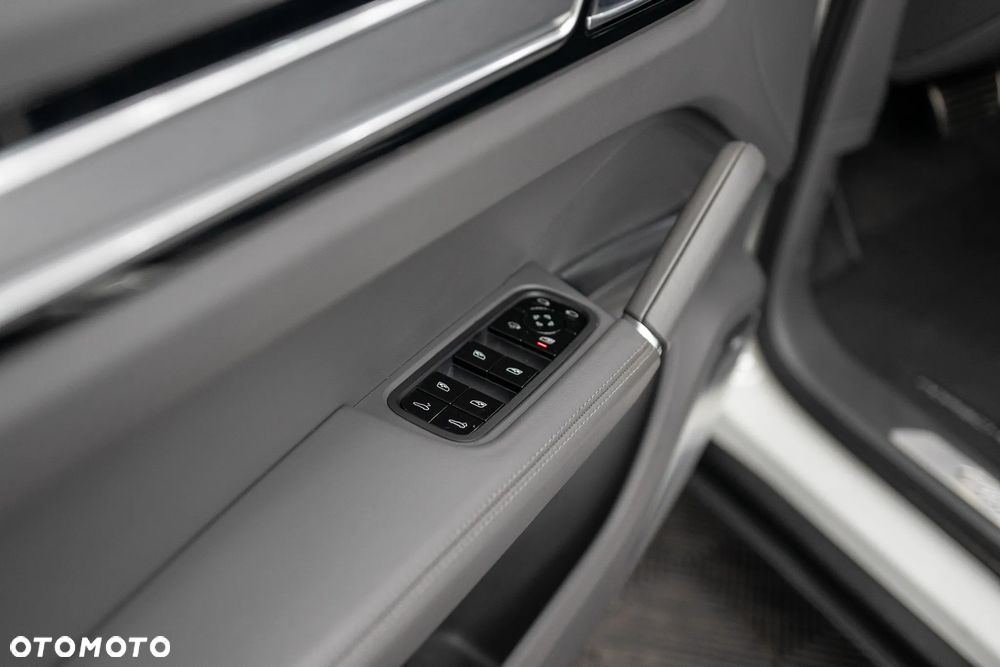 Porsche Cayenne ver-turbo - 14