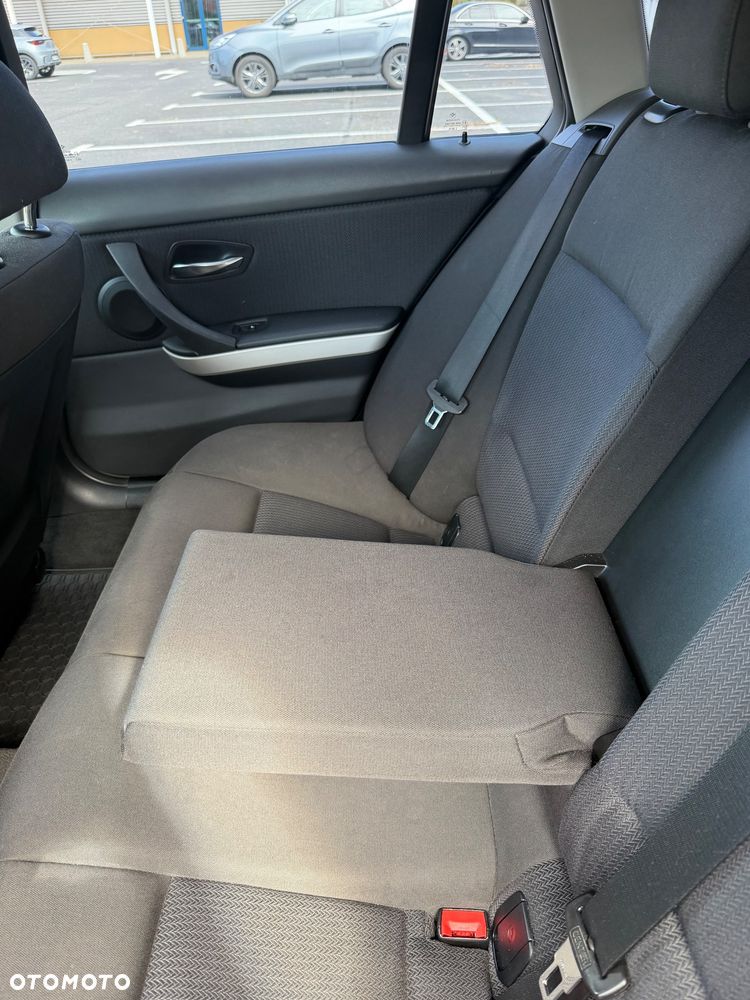 BMW Seria 3 320d - 23