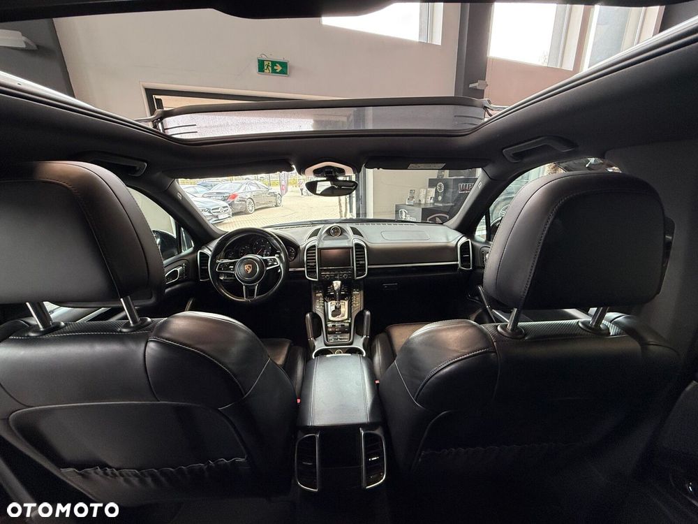 Porsche Cayenne - 19