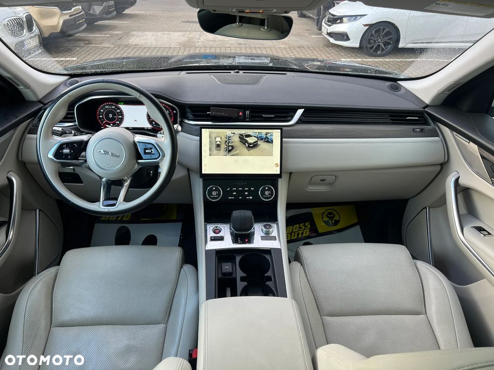 Jaguar F-Pace - 17
