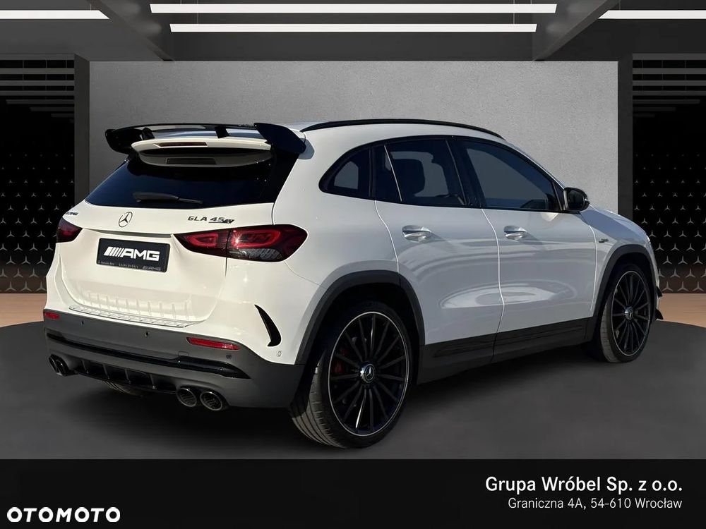 Mercedes-Benz GLA - 5