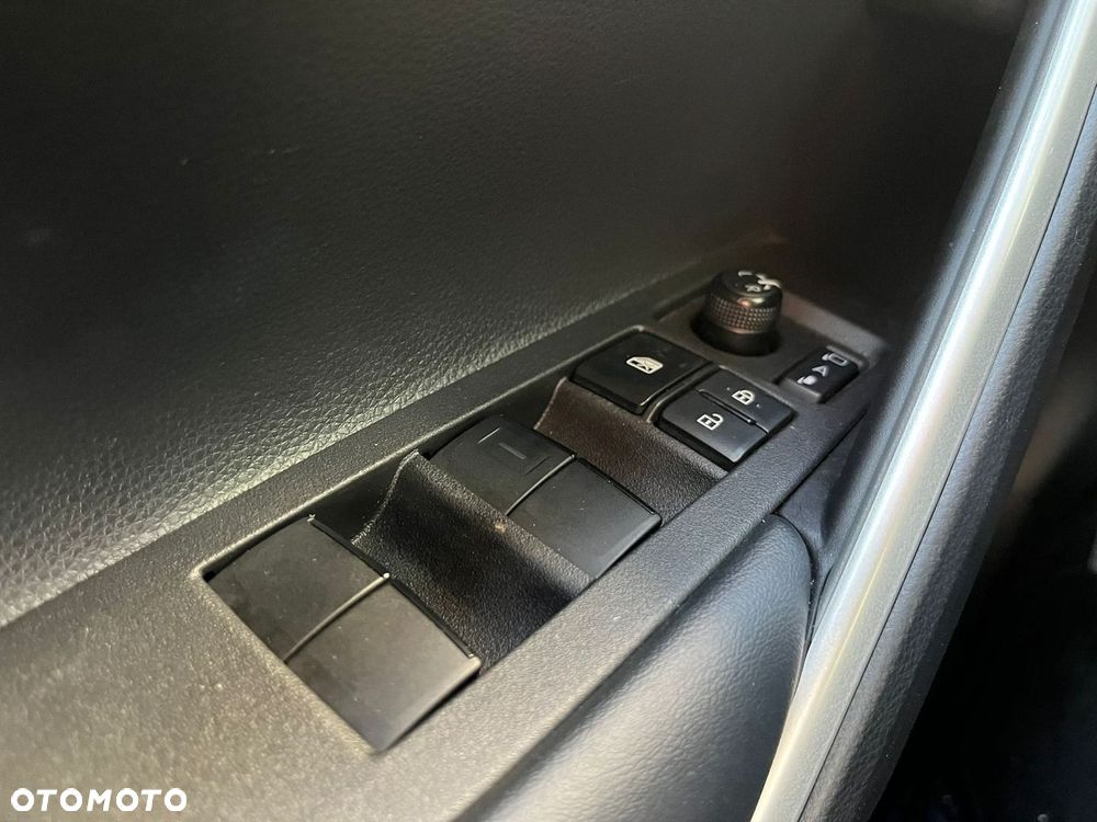 Toyota Corolla Cross 2.0 Hybrid Executive - 29