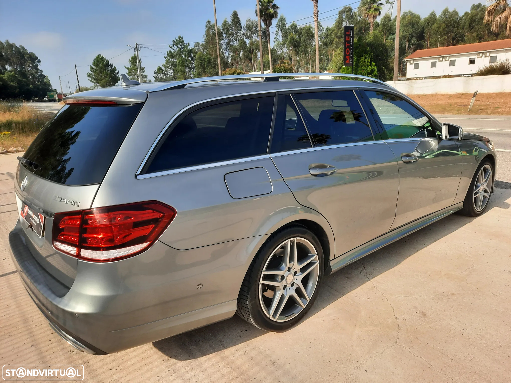 Mercedes-Benz E 300 Bluetec Hybrid Avantgarde - 19