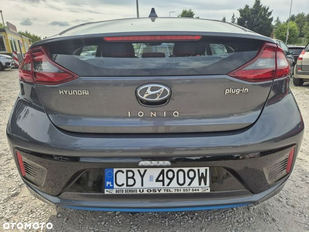 Hyundai IONIQ - 4