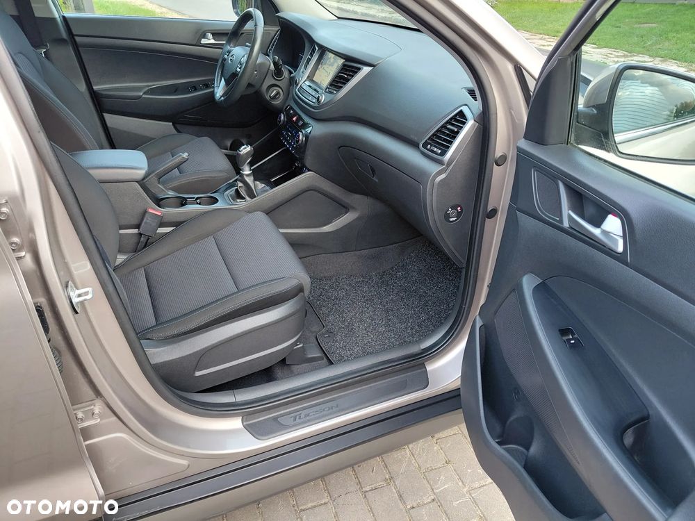 Hyundai Tucson 2.0 CRDI BlueDrive Style 2WD - 28