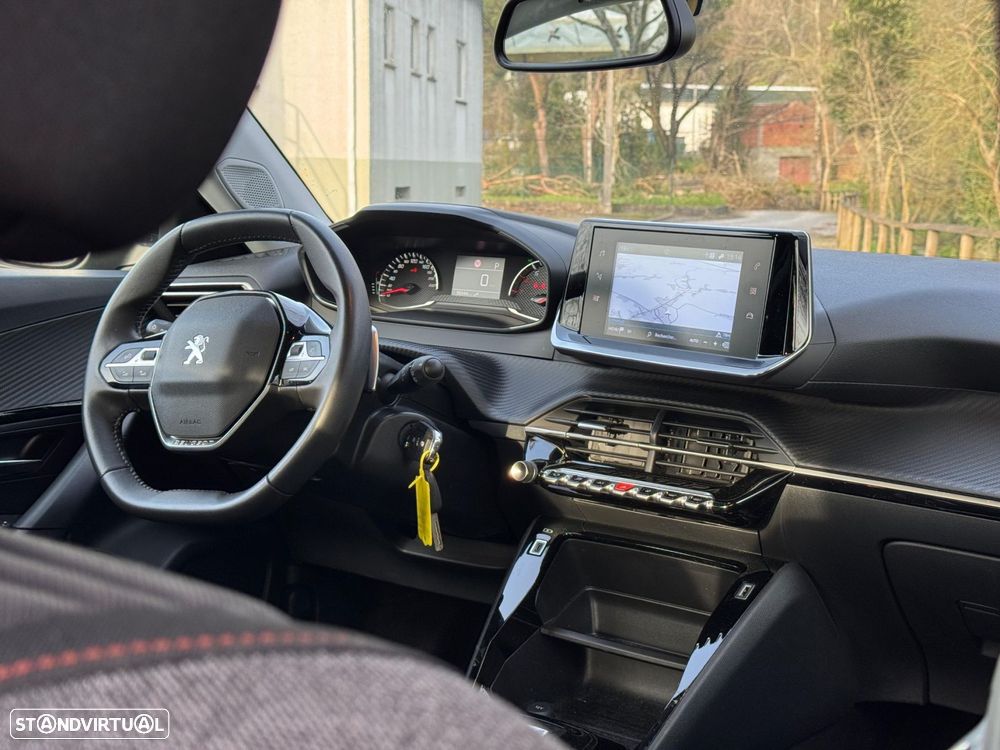 Peugeot 2008 1.2 PureTech Allure Pack EAT8 - 29