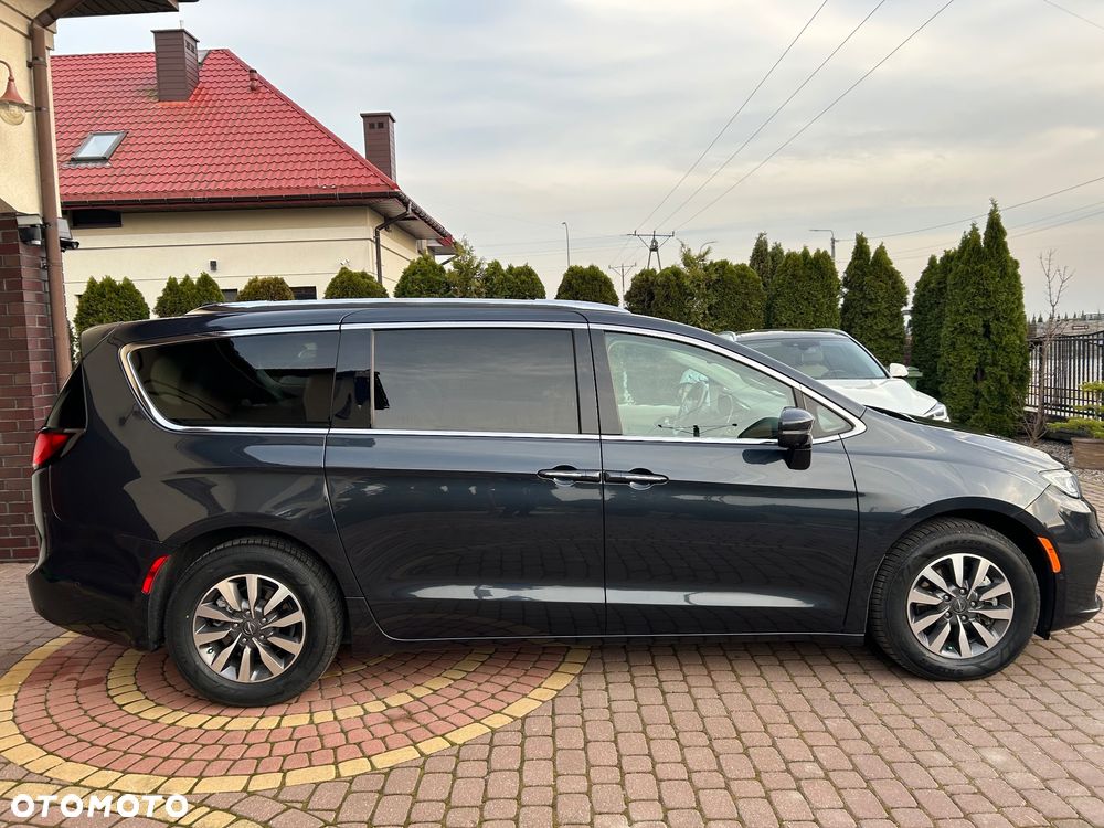 Chrysler Pacifica - 13