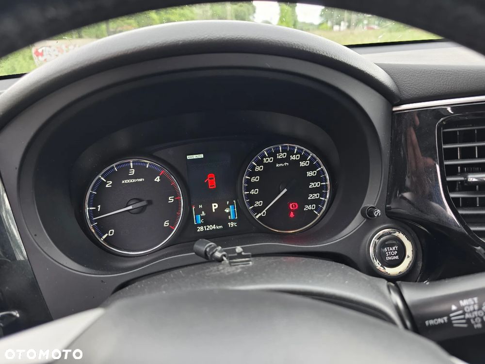 Mitsubishi Outlander 2.2 DID Instyle Navi - 34