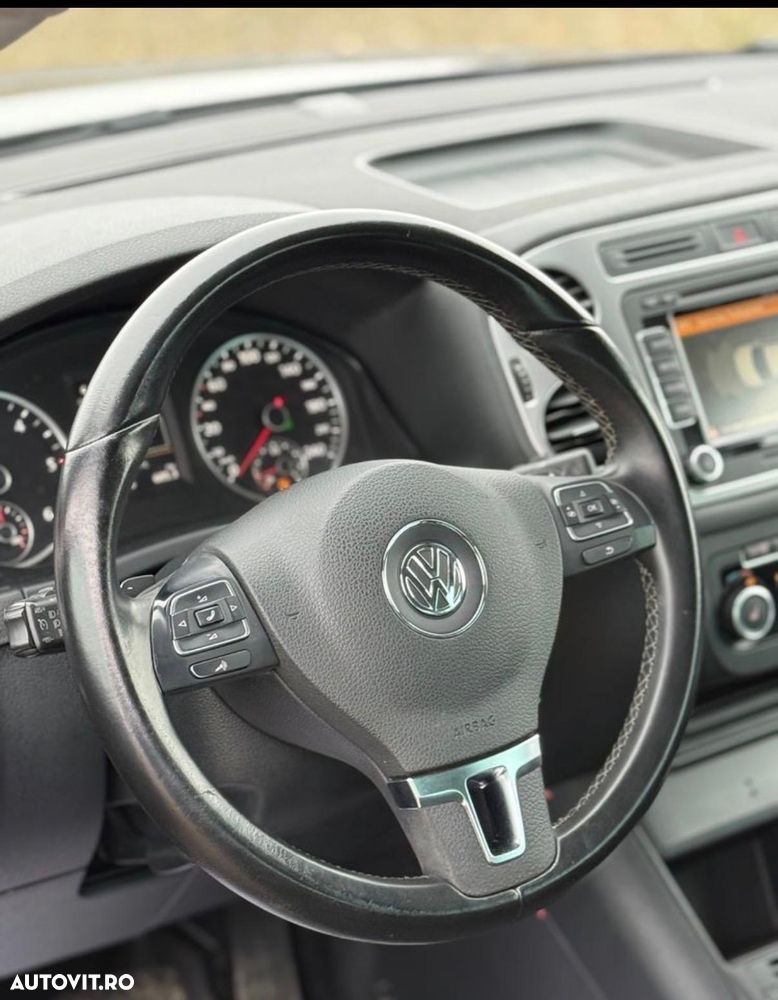 Volkswagen Tiguan 2.0 TDI DPF 4Motion BlueMotion Technology DSG Lounge Sport & Style - 12