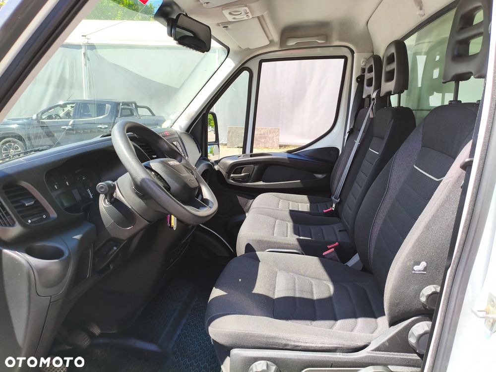 Iveco Daily 3,0 kontener z windą - 16