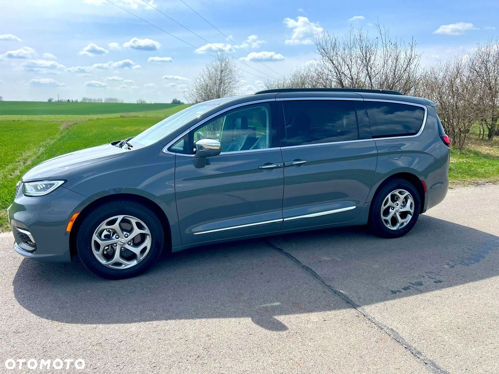 Chrysler Pacifica - 13