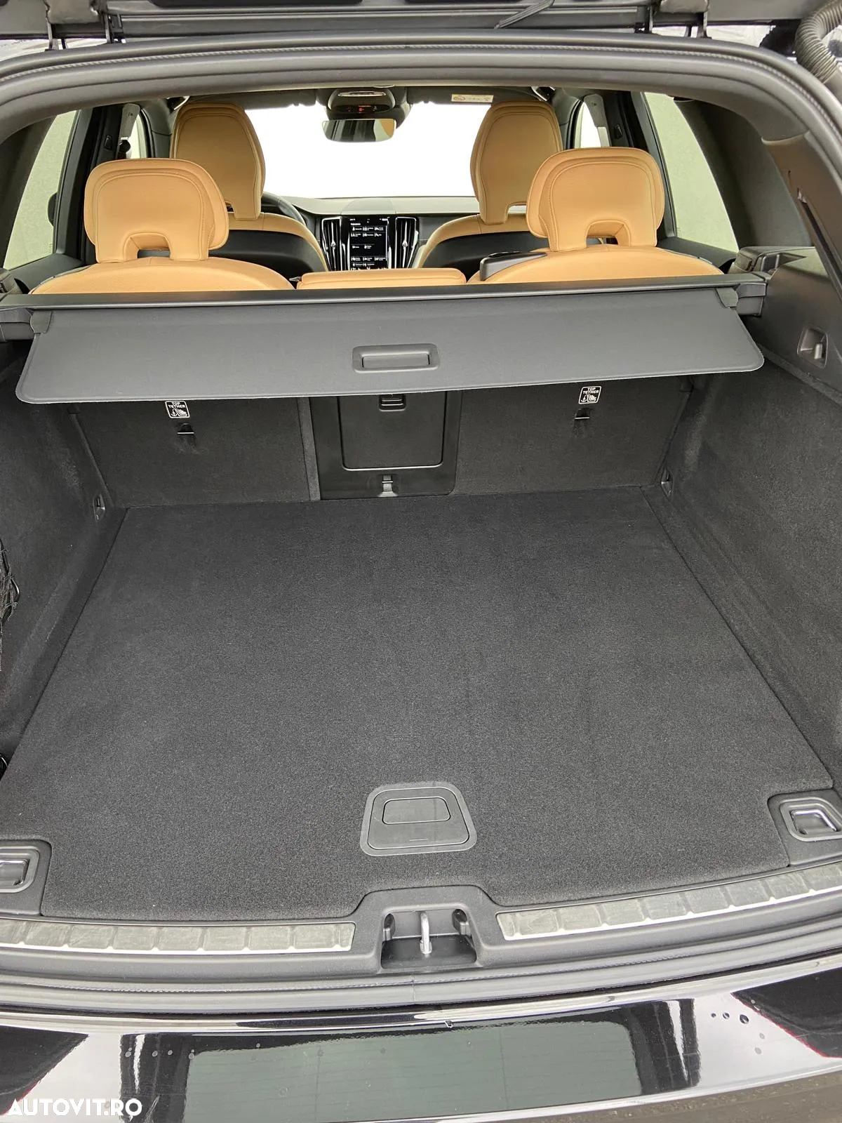 Volvo XC 60 B4 MHEV AWD Inscription - 22