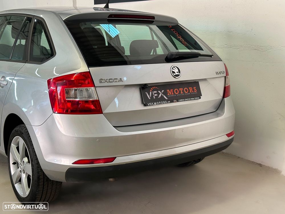 Skoda Rapid Spaceback 1.6 TDi Elegance - 18
