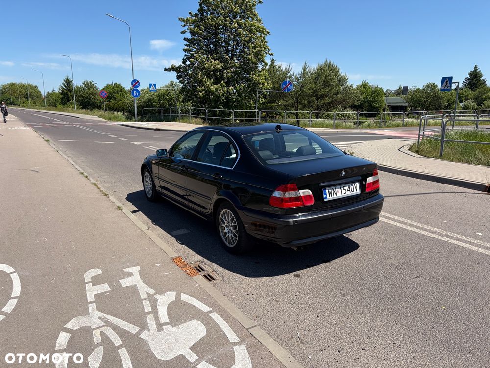 BMW Seria 3 320i - 8