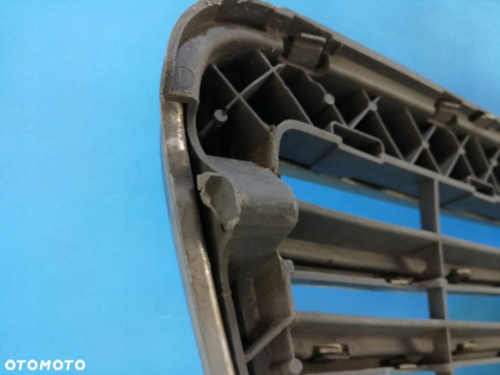 Mercedes C Klasa W204 2007/2011 grill atrapa chłodnicy - 3
