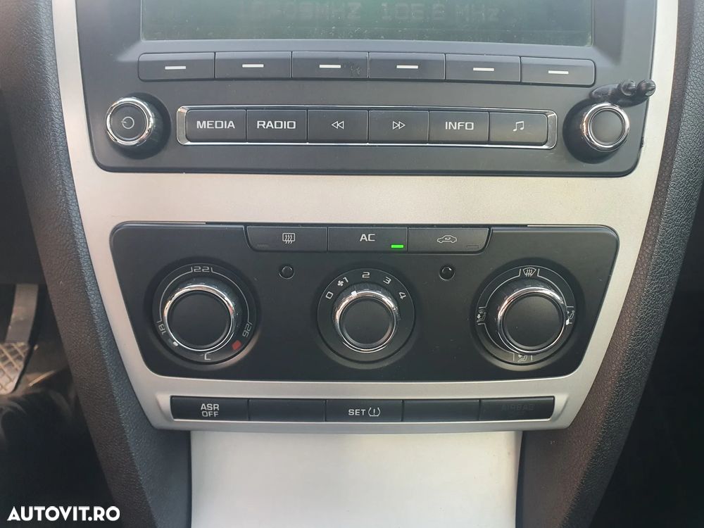 Skoda Octavia 1.4 TSI Ambiente Green tec - 13