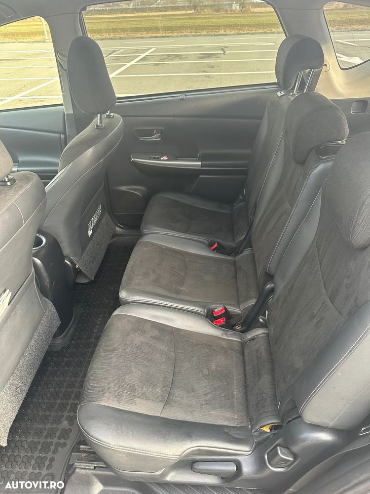 Toyota Prius+ (Hybrid) Comfort - 11