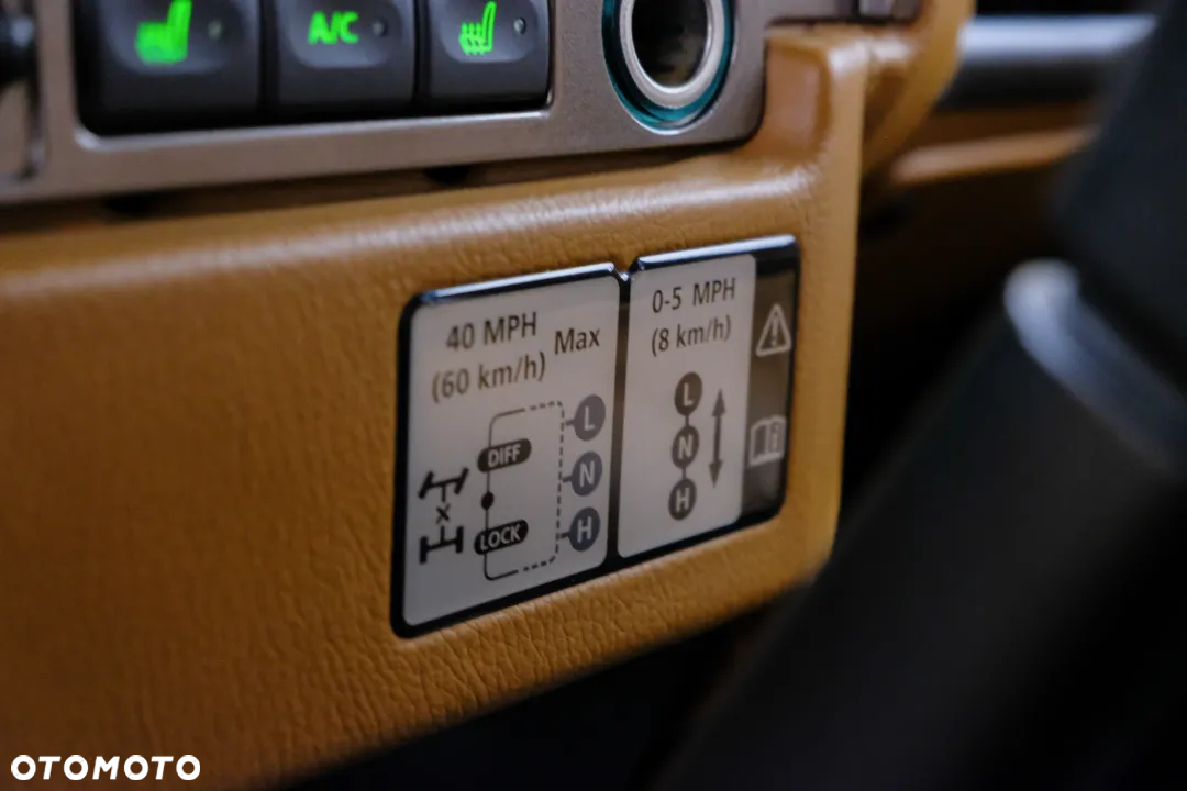 Land Rover Defender 110 2.2 TD4 SE - 24