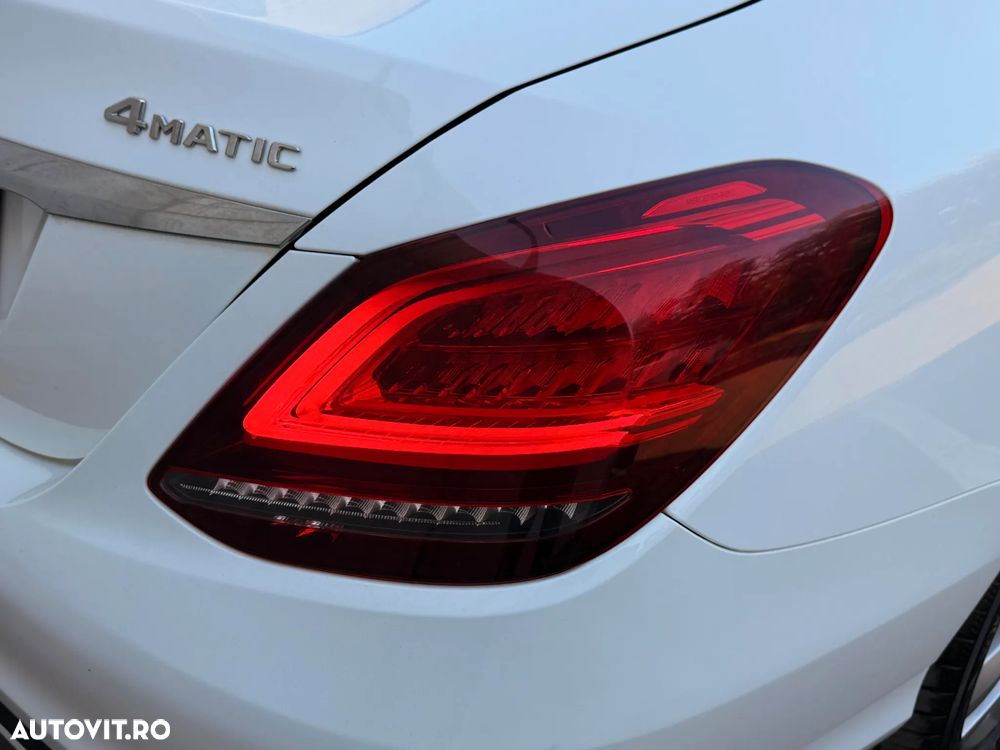 Mercedes-Benz C 220 d 4MATIC 9G-TRONIC - 35