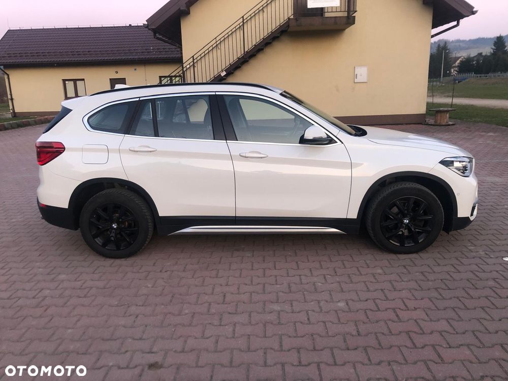BMW X1 sDrive18d xLine - 28