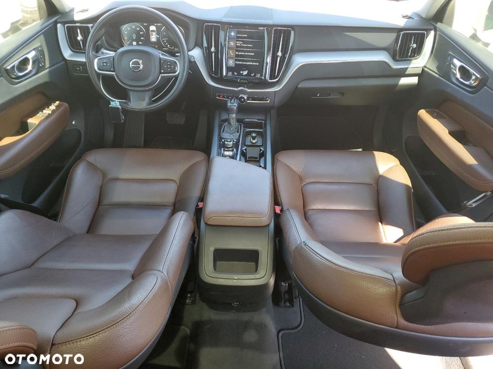Volvo XC 60 T5 AWD Geartronic Momentum - 8