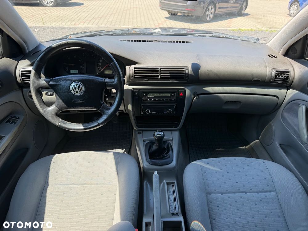Volkswagen Passat - 16