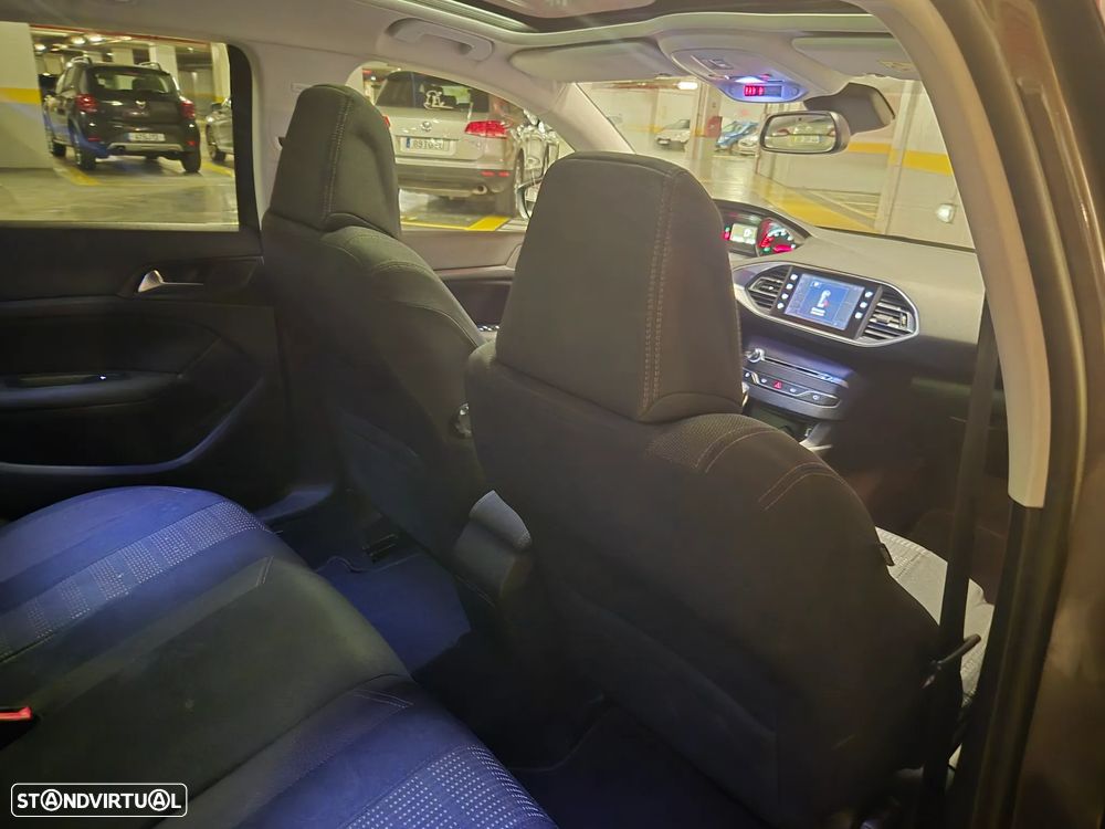 Peugeot 308 SW 1.6 e-HDi Allure - 32
