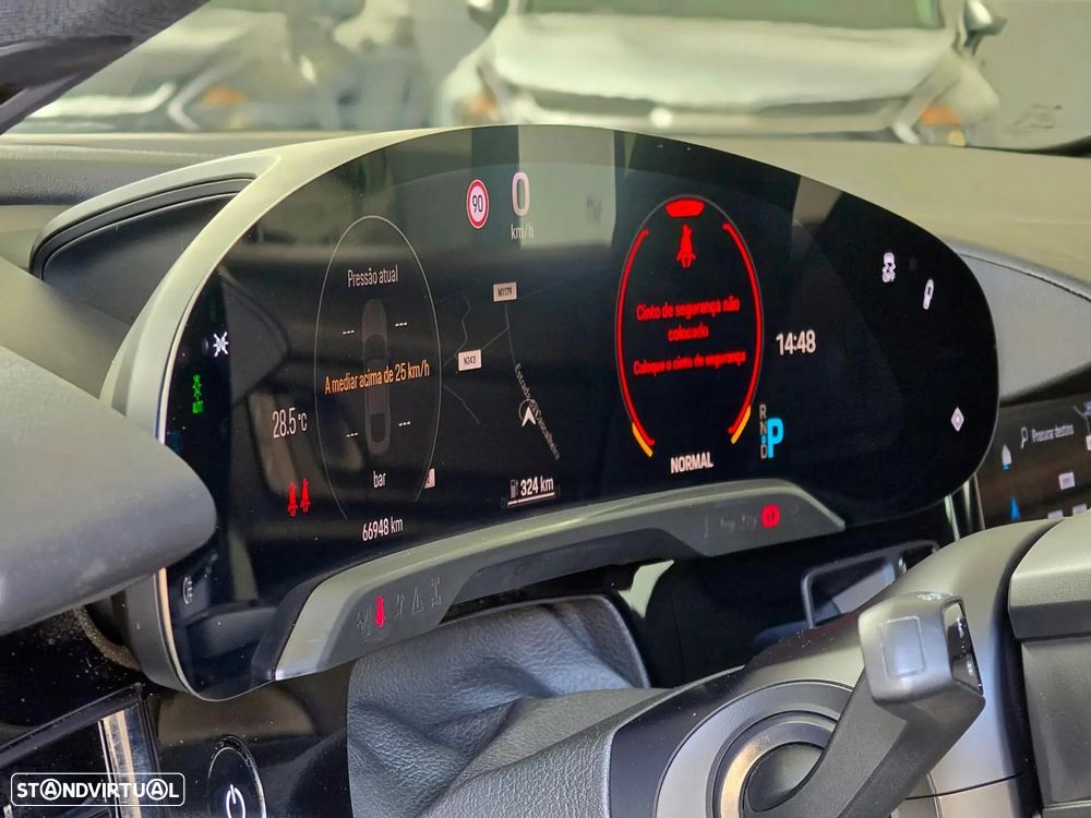 Porsche Taycan 4 - 31