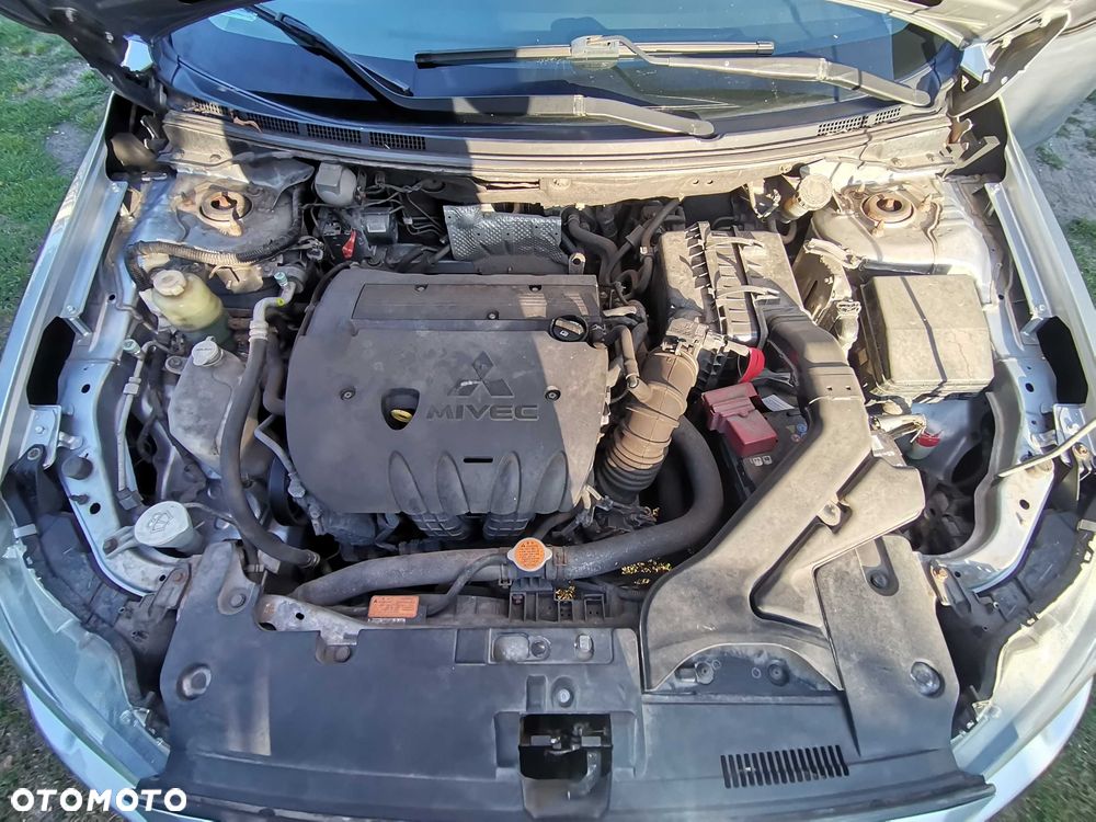Mitsubishi Lancer - 8