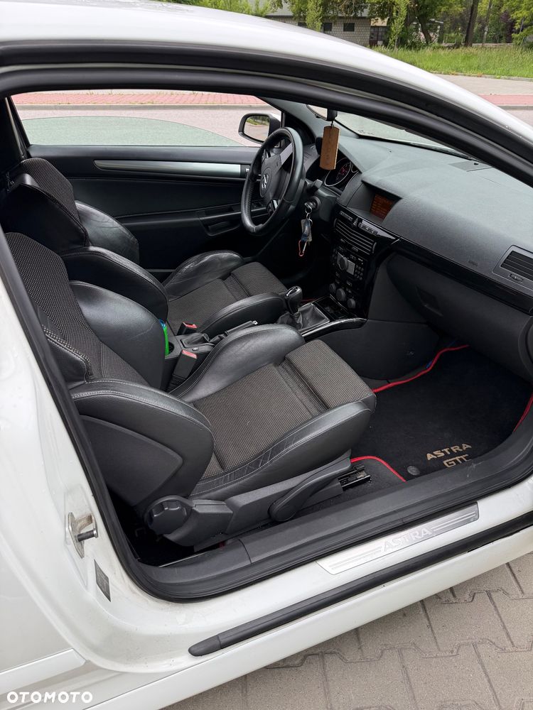 Opel Astra 2.0 Turbo Cosmo - 7