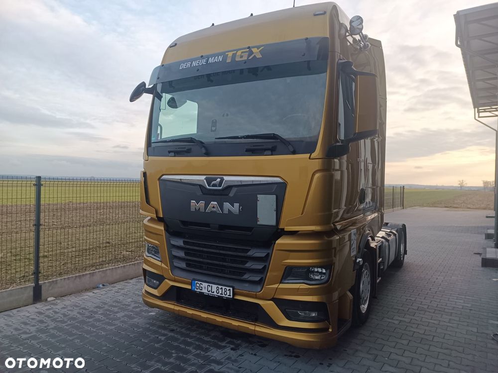 MAN TGX TG3 low deck export 42000 euro niski przebieg 299000 km - 2