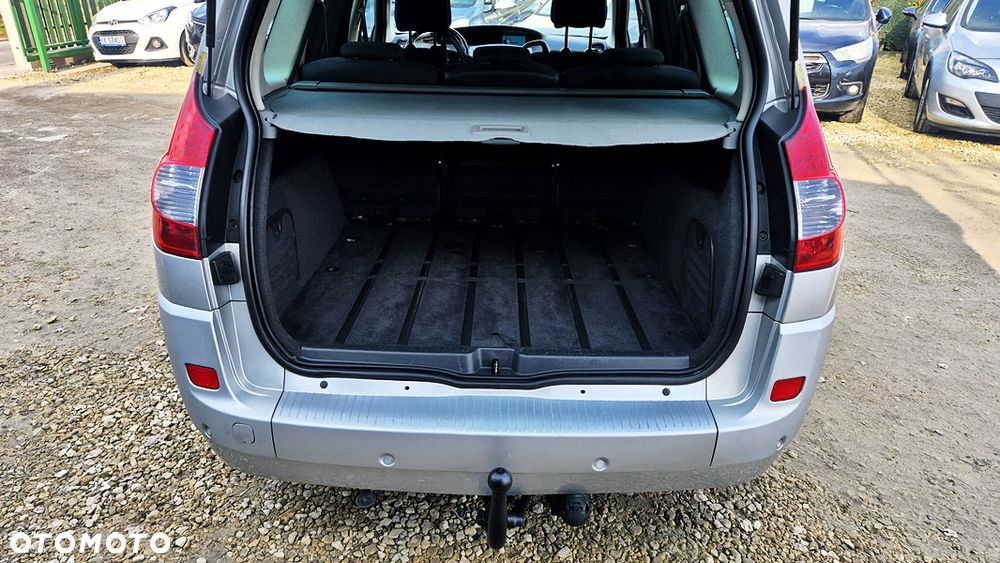 Renault Grand Scenic 2.0 16V Privilege - 34