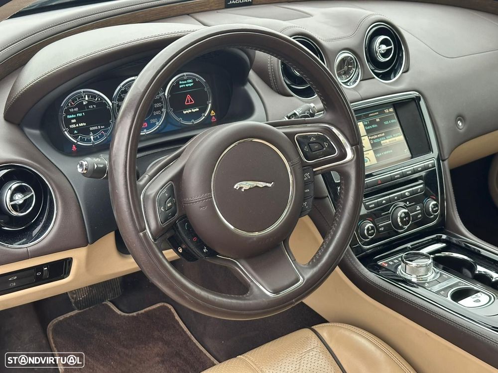 Jaguar XJ 3.0 D V6 Premium Luxury - 13