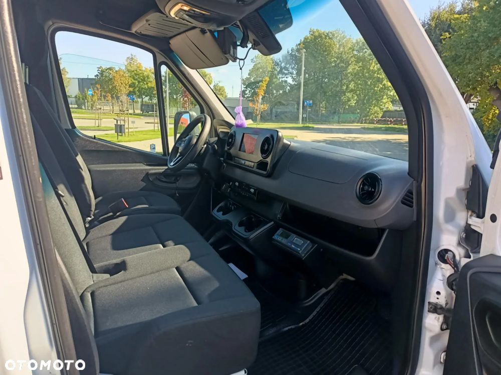 Mercedes-Benz SPRINTER - 10