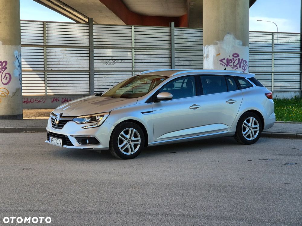 Renault Megane 1.5 Blue dCi Zen - 12