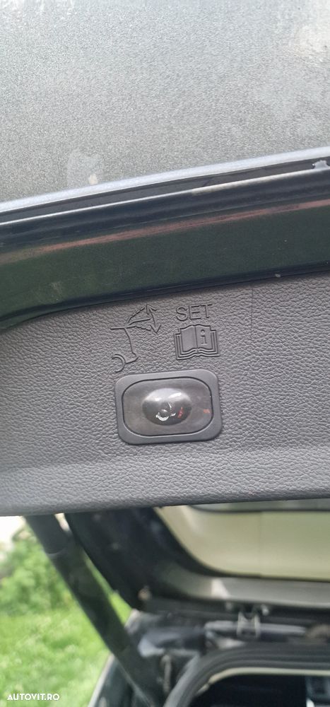 Ford Kuga 2.0 TDCi Powershift 4WD Titanium - 4