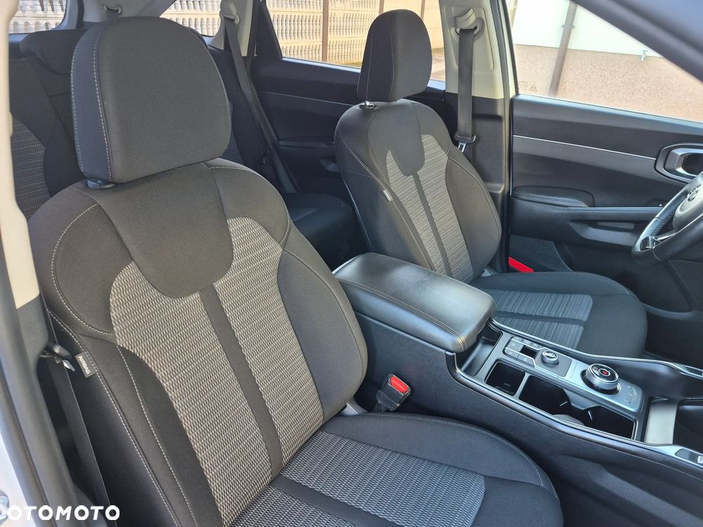 Kia Sorento 1.6 T-GDI HEV L 7os - 23