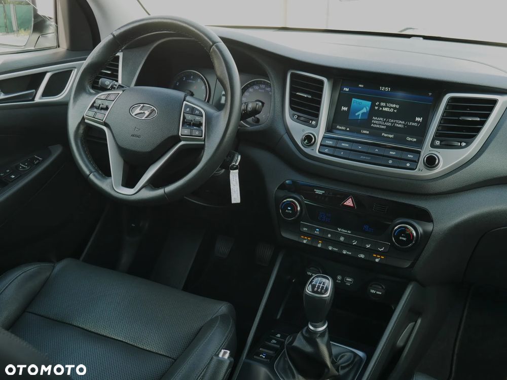 Hyundai Tucson 1.6 GDi 2WD Select - 26