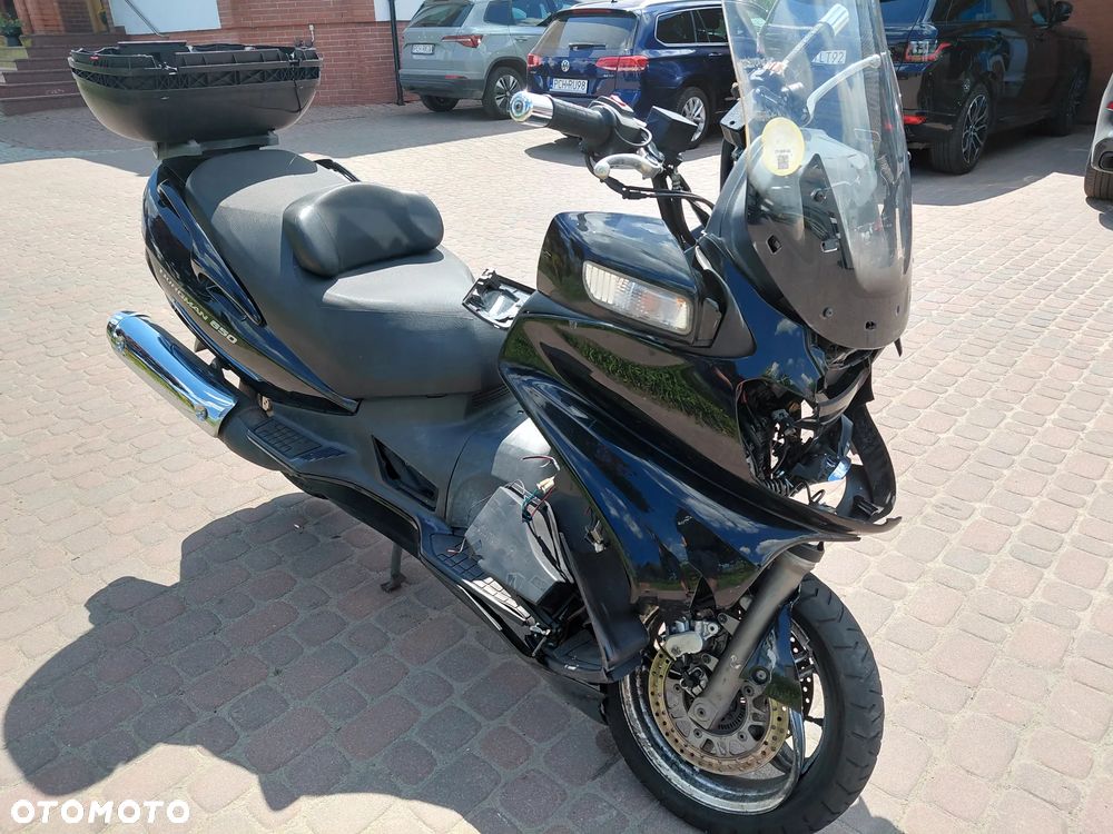 Suzuki Burgman - 7